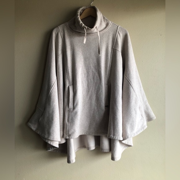 UGG Sweaters - Ugg Women’s Cardigan Cover Up Thick Sweater Turtleneck Size XS/S